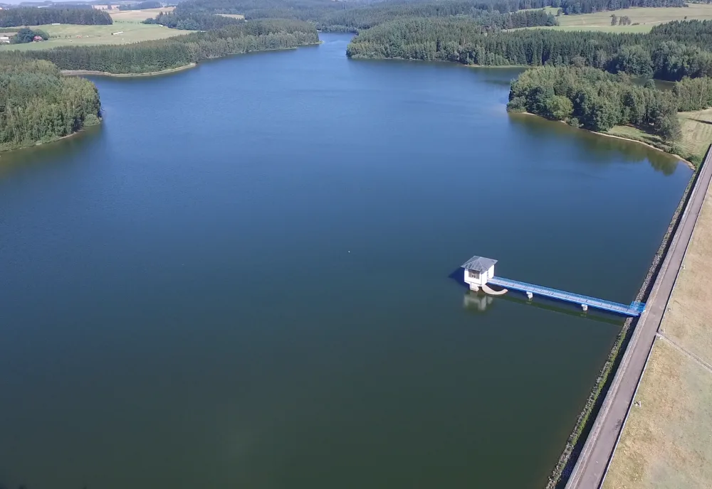 Více kvalitní vody do hubenovské nádrže, zásobárny Jihlavy. Rekonstrukce Jiřínského přivaděče začne v dubnu