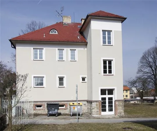 Třeba i zde, ve vilce na Brtnické ulici, jsou nyní ubytovaní studenti VŠPJ