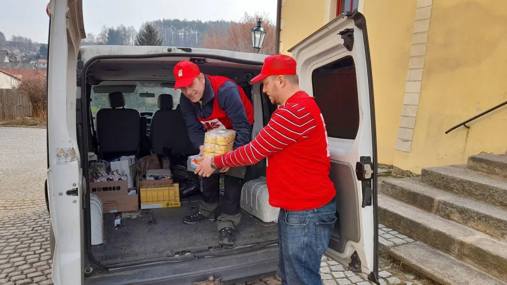 Převoz potravinové sbírky z farnosti v Brtnici