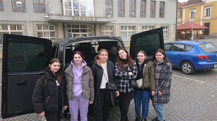Na Vysočině bude ve školách pomáhat šest studentek bohemistiky ze Zakarpatí. Hlavně žákům s adaptací
