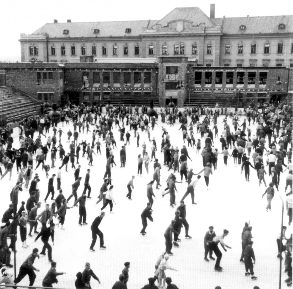 Díky legendo. Jihlava se sobotní exhibicí rozloučila s Horáckým zimním stadionem, který v létě čeká demolice