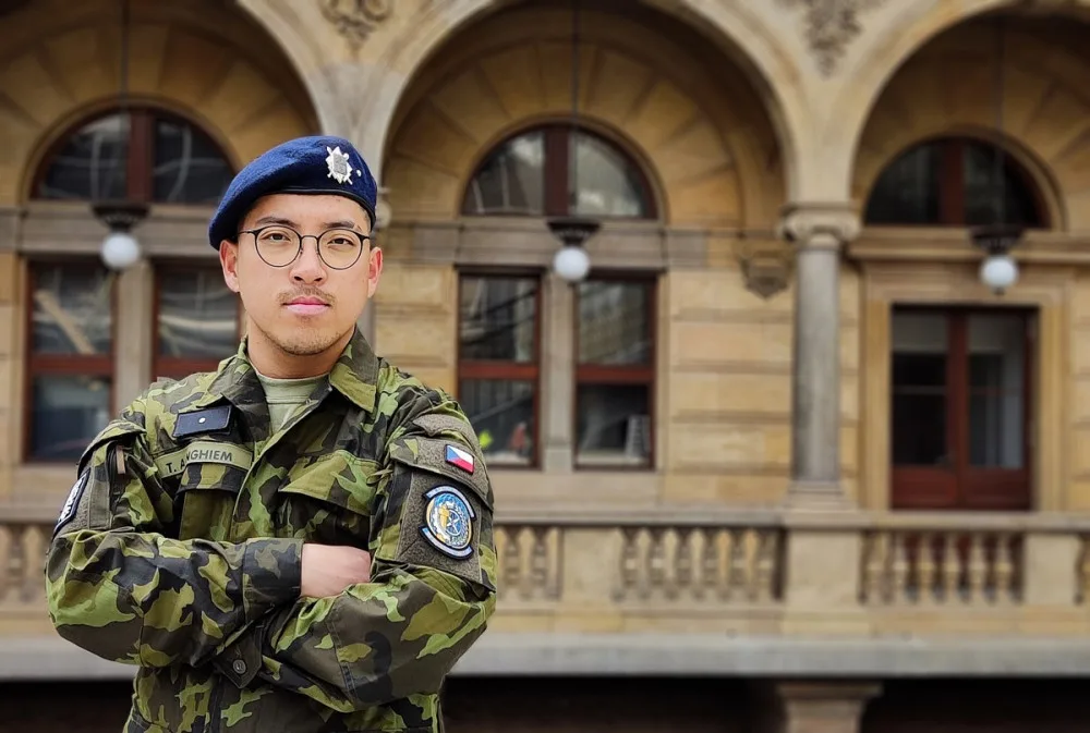 Průvodce v Sapě, herec i voják v aktivní záloze. V armádě jsem si dvakrát sáhl na dno, říká Dave