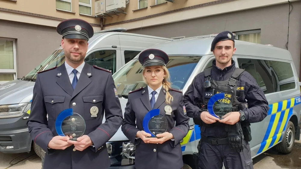 (Zleva) Petr Koníř, B. K. a Štěpán Kriegsmann. Dnešního ocenění se nemohl zúčastnit Jiří Brom
