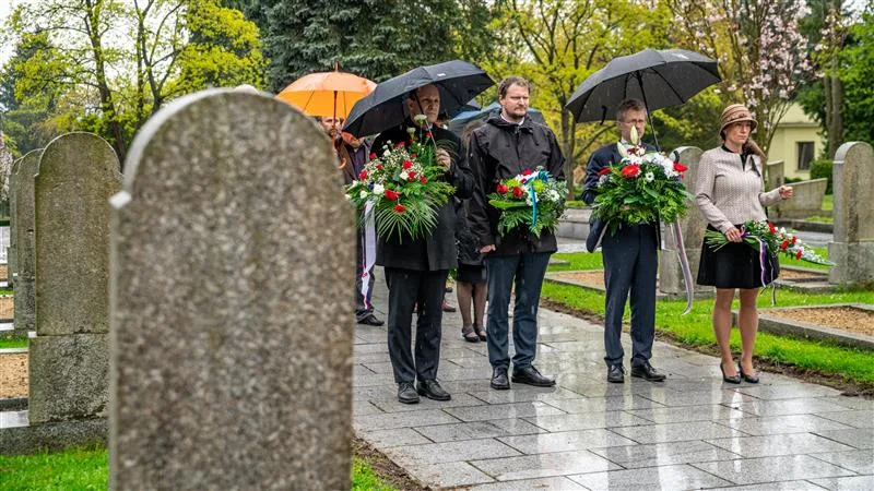 (Zleva) radní města Petr Ryška, krajský radní Pavel Hájek, předseda Senátu Miloš Vystrčil a poslankyně Eva Decroix