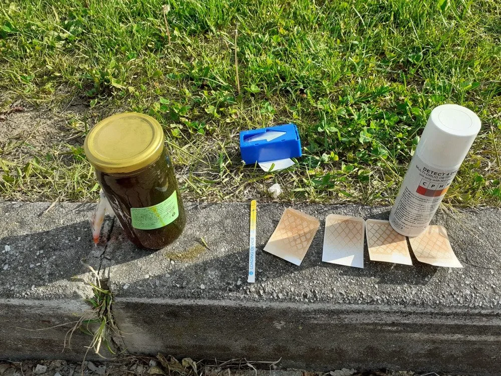 Řidič na D1 převážel Efedrin a tekutinu, zřejmě amfetamin. Je to lék na zažívání pro mého kamaráda, hájil se muž