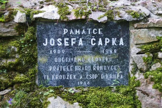 Tip na výlet: Tajemný hrad Ronovec s řadou pověstí. Třeba o generálovi ve zdobené rakvi s pokladem