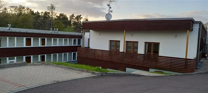 V Kramolíně se ubytovalo 24 romských uprchlíků. Místní obyvatelé jsou zaskočeni