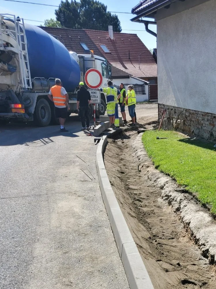 Skvělá zpráva pro řidiče. Se začátkem prázdnin by měl být průjezdný opravovaný úsek na I/37