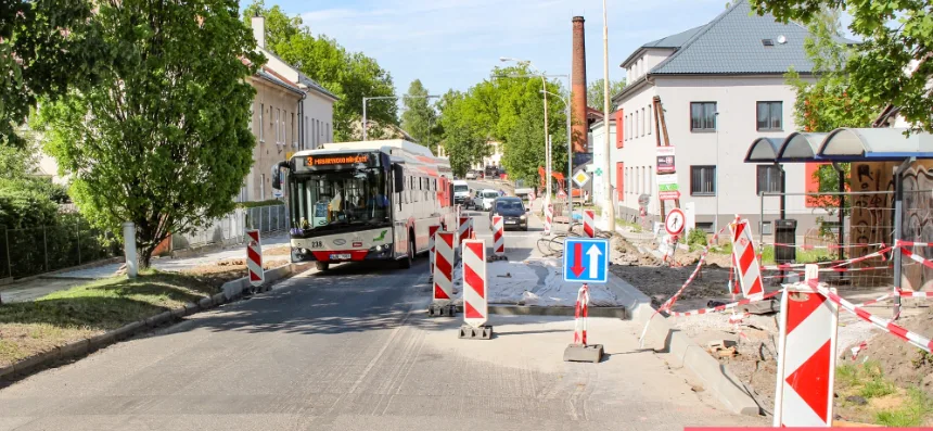O nadcházejícím víkendu bude uzavřena Sokolovská ulice, omezení se dotkne i MHD