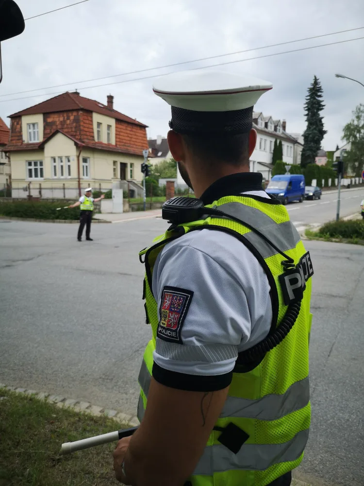 Čtrnáct policistů včetně dvou žen dnes soutěžilo v Jihlavě. Ukázali se na křižovatce i na polygonu