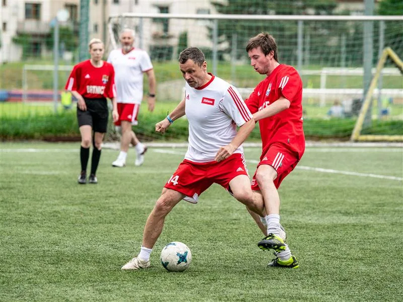 Nová sezóna na novém hřišti. Fotbalistům za 7 milionů vymění umělý trávník v areálu Na Stoupách