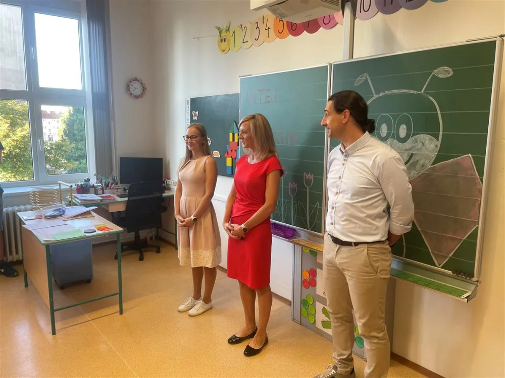 Den D pro 630 prvňáčků. Učitelům přeji, aby zažili normální školní rok, řekla primátorka Jihlavy Koubová