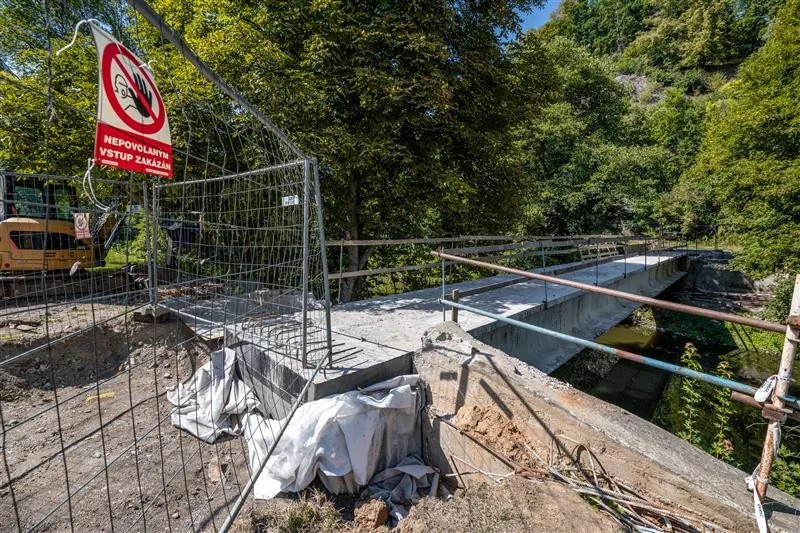 Lávka v Heleníně je v rukách nové stavební firmy. Opravená by měla být ještě letos