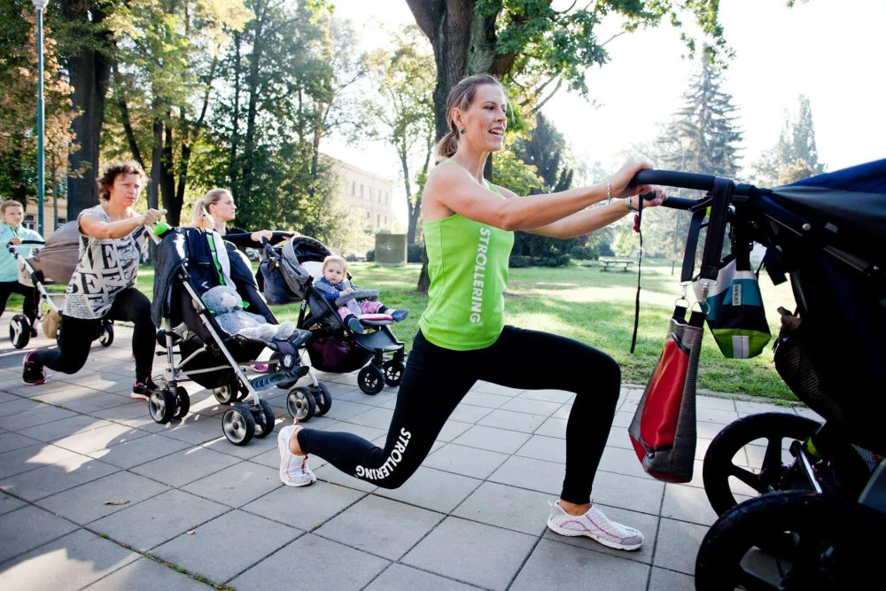 Pavlína Šťastná (v zeleném tričku) během lekce strolleringu