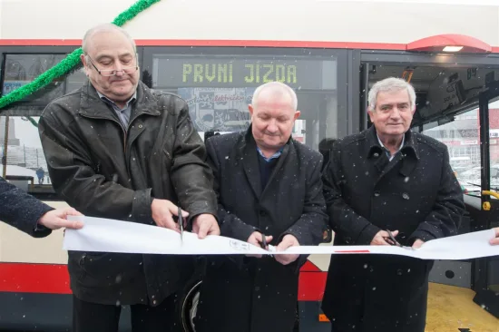 Josef Vilím (vlevo) při slavnostním otevření prodloužení linky B v roce 2017