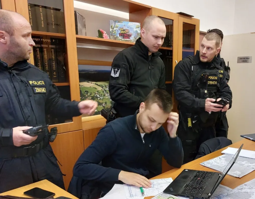 Stovka lidí hledala seniora na Žďársku. Děkuji všem, kteří pomohli najít mého dědu, říká vnučka Lenka