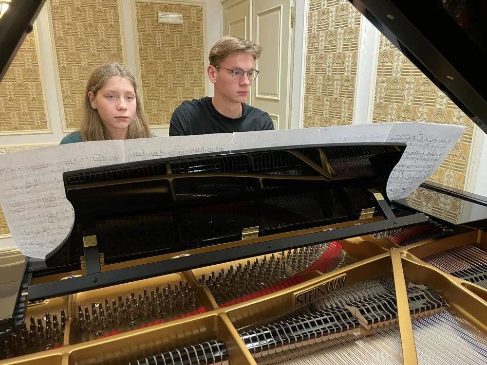 Jihlavská základní umělecká škola si pořídila předčasný dárek. Křídlo světoznámé značky stálo 4,7 milionu