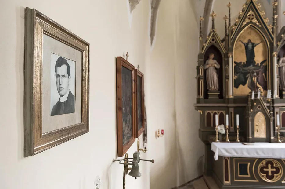 Interiér číhošťského kostela s podobiznou Josefa Toufara, foto: Petr Neubert