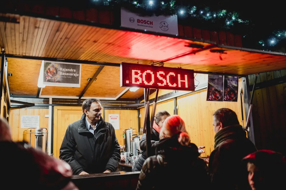 Jihlavský Bosch uspořádal tradiční vánoční akci „Bosch Svařák“ a podpořil Nemocnici Jihlava