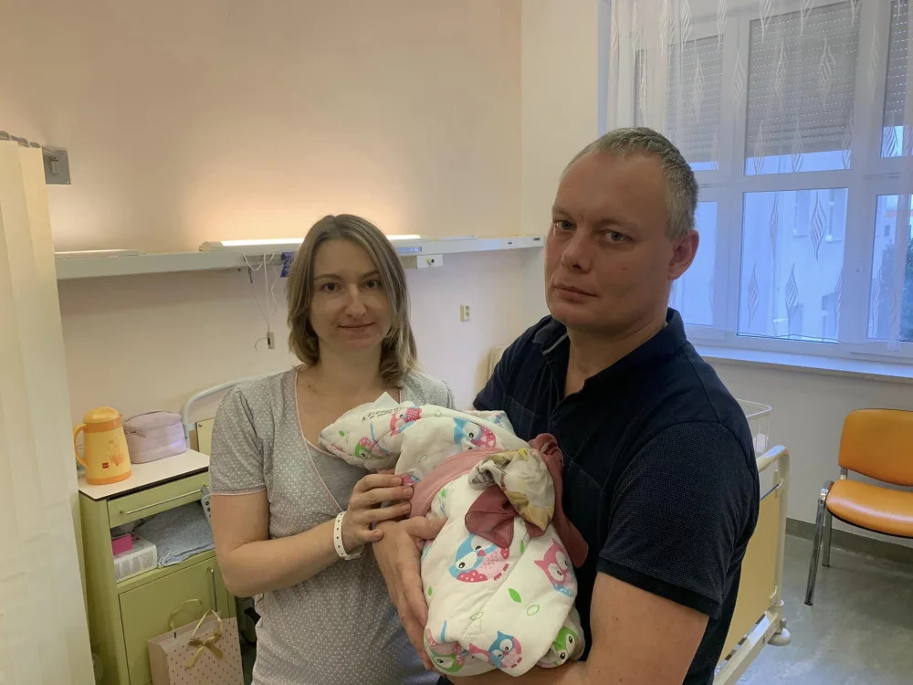Adélka s maminkou Evou a tatínkem Jaroslavem