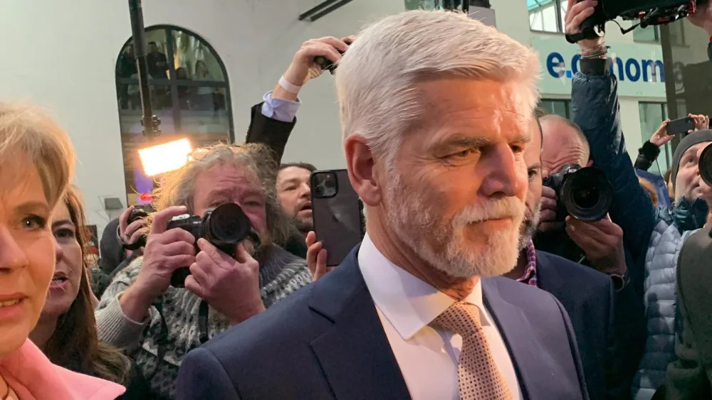 Pavel míří na Hrad. Andreje Babiše porazil o milion hlasů