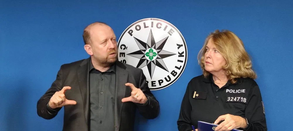 Pavel Kubiš, vedoucí odboru obecné krajské kriminality Krajského ředitelství policie kraje Vysočina a Dana Čírtková, policejní tisková mluvčí