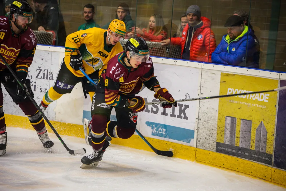 Další vyrovnaný zápas, další těsná prohra. Dukla prohrává ve čtvrtfinálové sérii se Vsetínem 2:0