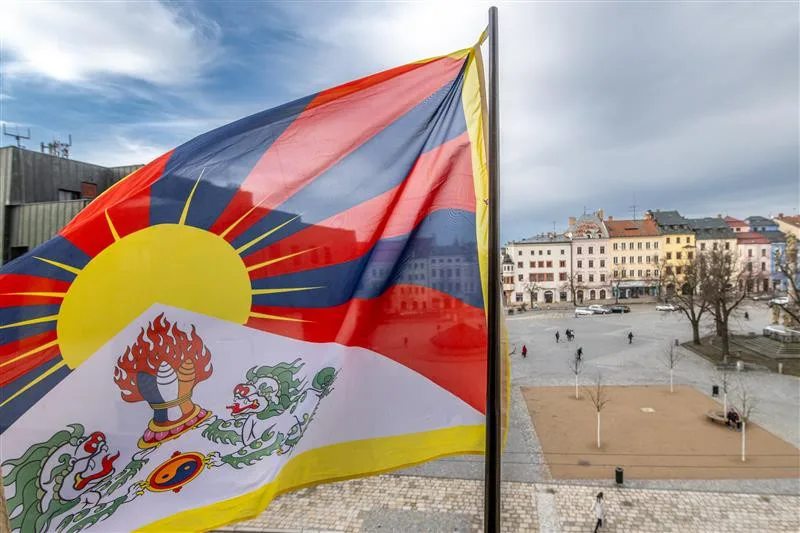 Jihlava na známku solidarity vyvěsila tibetskou vlajku, již posedmnácté za sebou