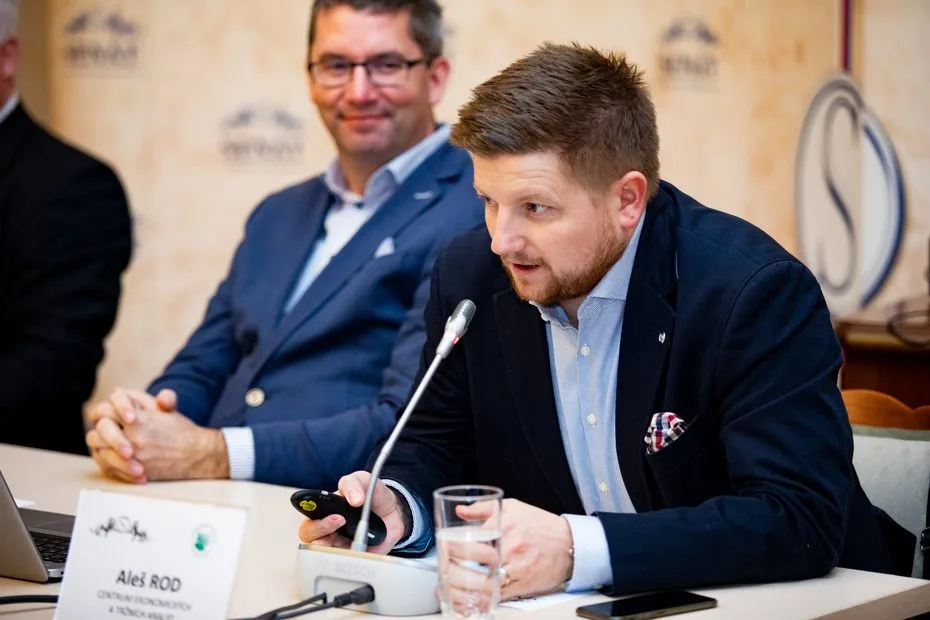 Ceny potravin se uklidní i bez regulace, předpokládá ekonom Aleš Rod