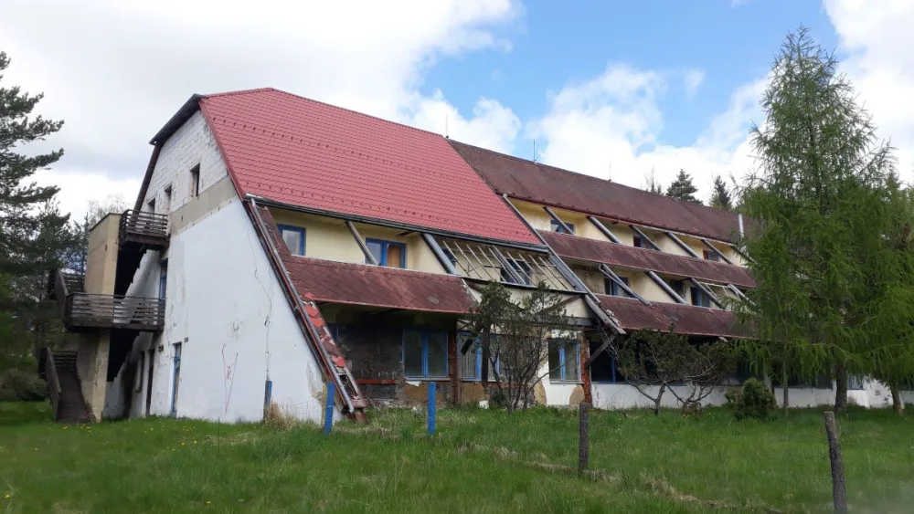 Takto před několika lety vypadal bývalý hotel Harmonie u Švábova