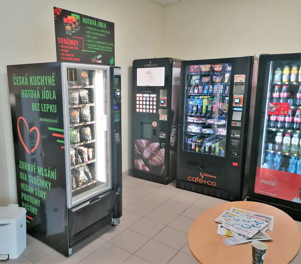 Novinka v pelhřimovské nemocnici. Pro celiaky a lidi s intolerancí tam instalovali bezlepkový automat