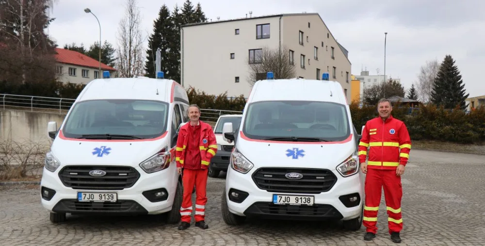 Nové sanitky dorazily do nemocnice v Novém Městě na Moravě
