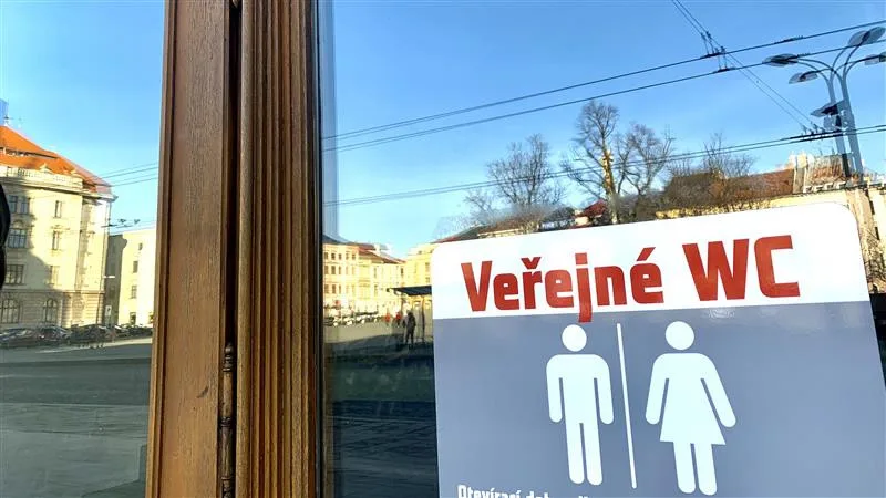 Lidé v Jihlavě opět mohou využít WC v Radniční restauraci. V centru tak jsou po pauze troje veřejné toalety