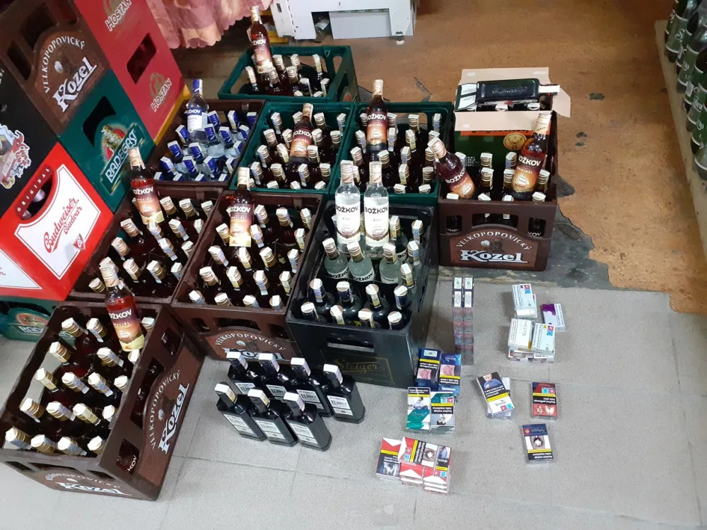 FOTO: Celníci z Vysočiny zajistili skoro 25 tisíc cigaret bez platné tabákové nálepky. Nejvíc ze všech úřadů