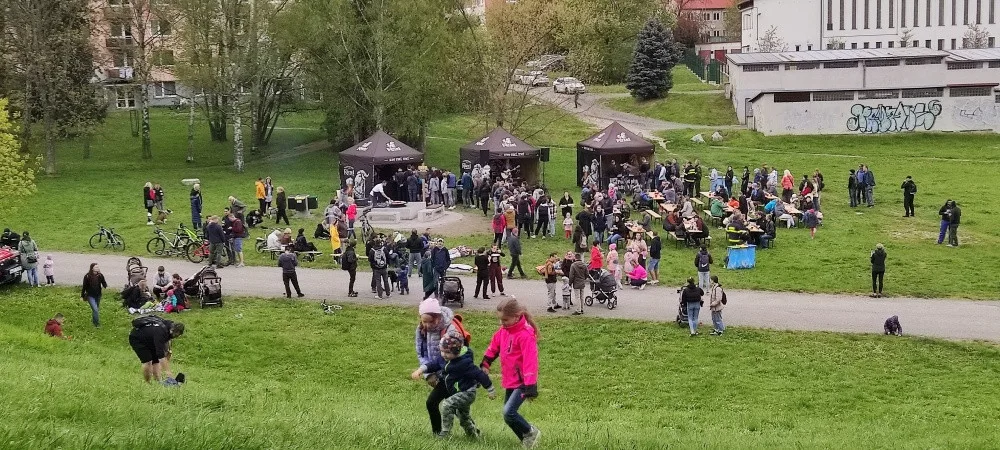 Na Skalce se jedlo, pilo, hodovalo. Jihlava slavnostně otevřela griloviště pro veřejnost, má vydržet aspoň dvacet let