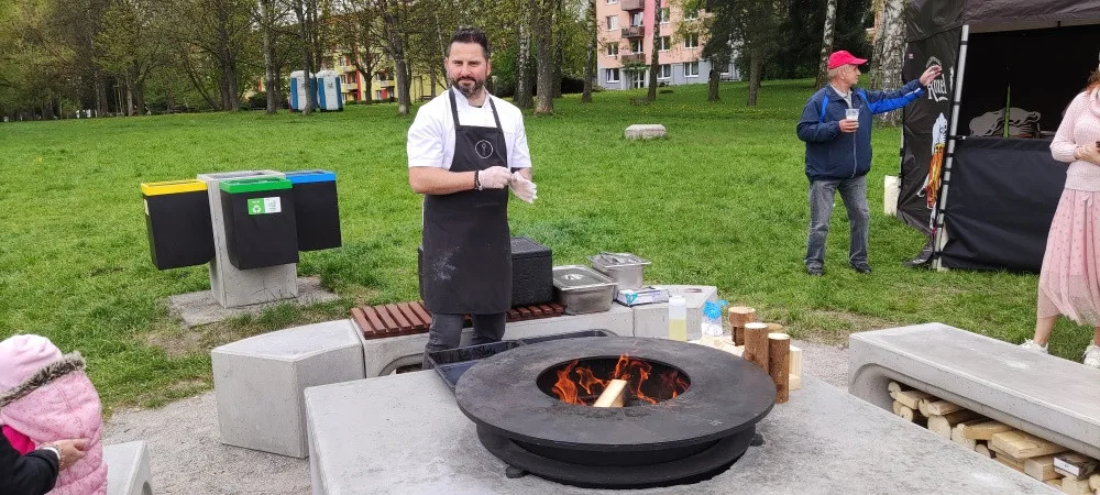 Na Skalce se jedlo, pilo, hodovalo. Jihlava slavnostně otevřela griloviště pro veřejnost, má vydržet aspoň dvacet let