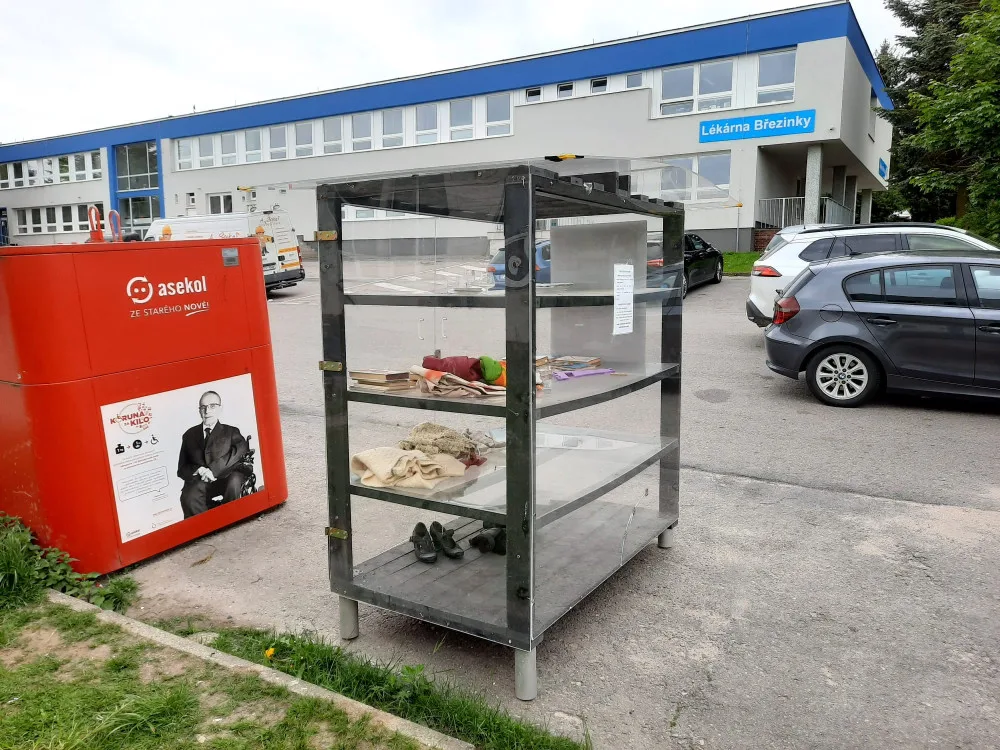 Obsah skříně během dnešního odpoledne