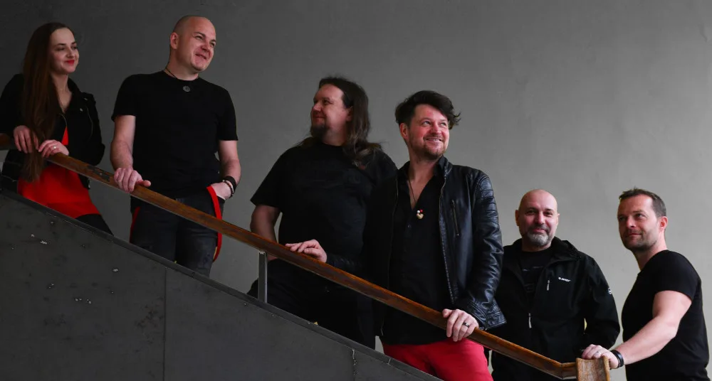 Jihlavská kapela OČI slaví velký úspěch, ve velké konkurenci se probojovala do užšího finále soutěže Šance Muzikus