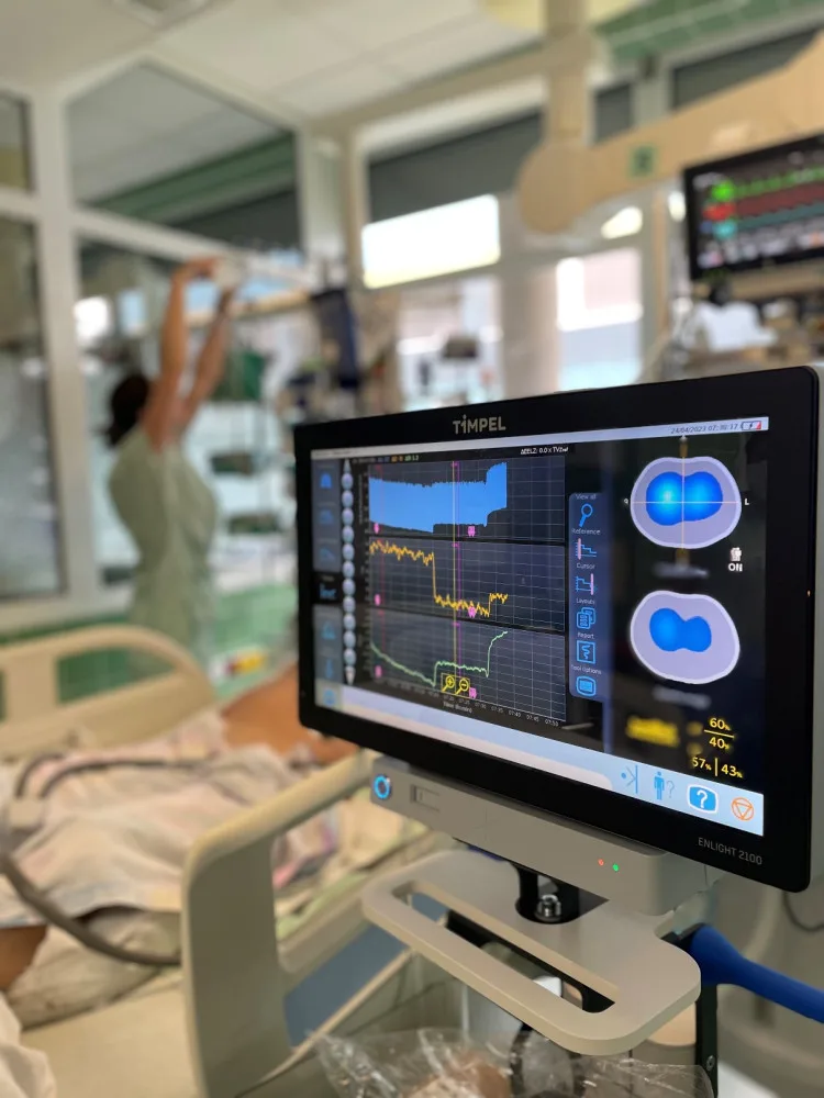 Plíce pacientů na ARO v Jihlavě sleduje nový přístroj. Stál téměř 2,5 milionu korun