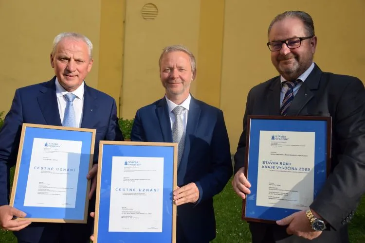 Sedm zpráv z Vysočiny: Kraj připravuje další kolo kotlíkových dotací, nasazuje nové vlaky a upravuje názvy škol