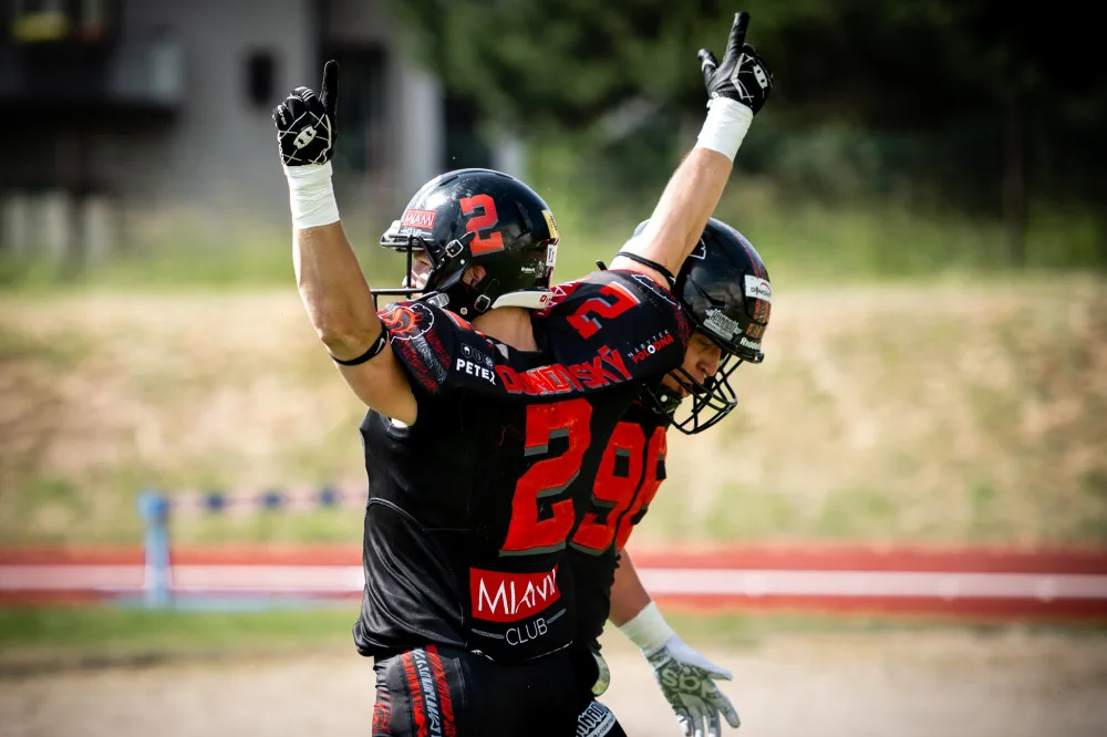 Gladiators jsou v Czech Bowlu! Semifinále proti Nitře ovládli v krásném zápase 38:28