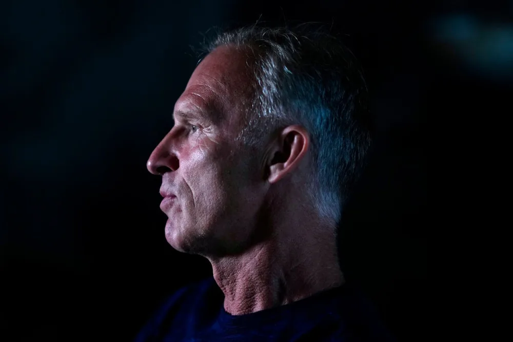 Ruští sportovci jsou za aktuálních podmínek reklamou na válku, o vstupu do politiky uvažuji, říká Dominik Hašek
