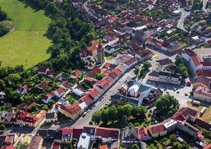 Přibyslav vyhlásila architektonickou soutěž na opravu Bechyňova náměstí.