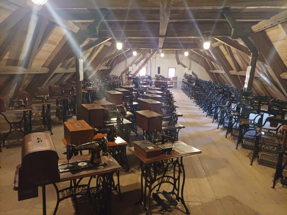 V brtnické sýpce se modernizují první řemeslné expozice, i během prací jsou přístupné