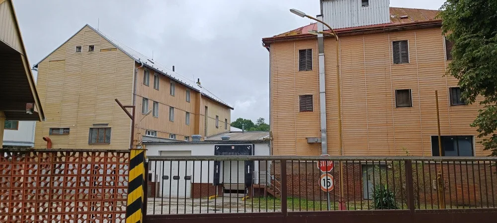 Zavřená brána Masny Hodice