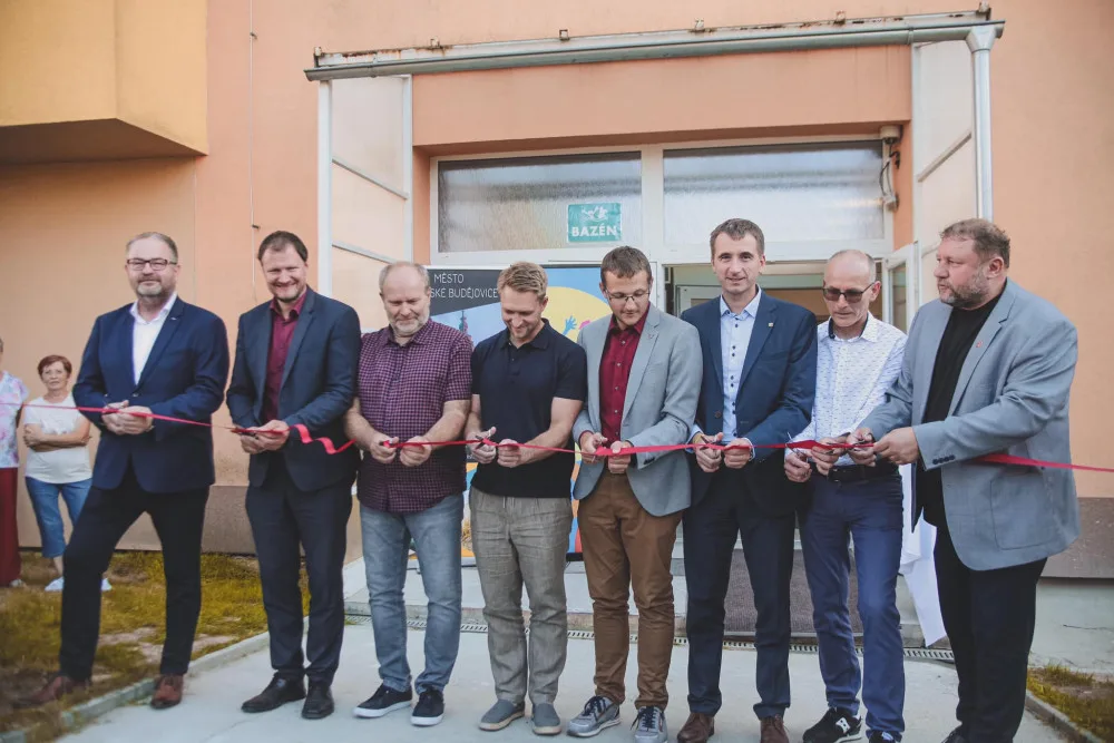 Podívejte se na opravený bazén v moravskobudějovické škole. Je to krásné dílo, říká starosta Ferdan