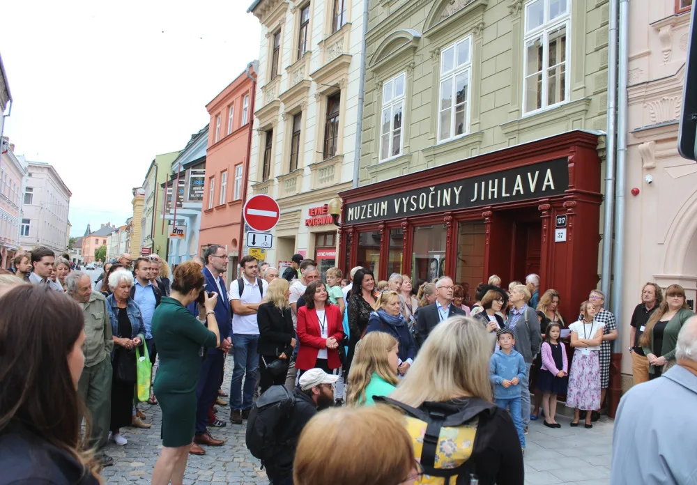 Stovky lidí přišly na znovu otevření Muzea Vysočiny. Viděly nové výstavy i oživlého mamuta 