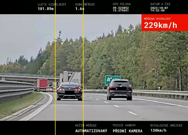 Závodník na D1. Řidiči se na tachometru ukázala rychlost 229 km/h, zastavila ho až dálniční policie z Beranova