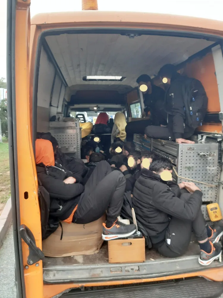 Přes Vysočinu cestovali další migranti ze Sýrie. V jedné dodávce se jich tísnilo sedmadvacet