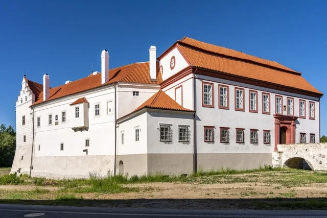 Zámek Červená Řečice